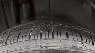 Used 2012 Maruti Suzuki Swift [2011-2017] ZXi Petrol Manual tyres RIGHT REAR TYRE TREAD VIEW