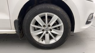Used 2014 Volkswagen Polo [2010-2014] Highline1.2L (P) Petrol Manual tyres RIGHT FRONT TYRE RIM VIEW