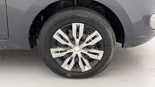 Used 2016 Tata Bolt [2014-2019] XMS Petrol Petrol Manual tyres RIGHT FRONT TYRE RIM VIEW