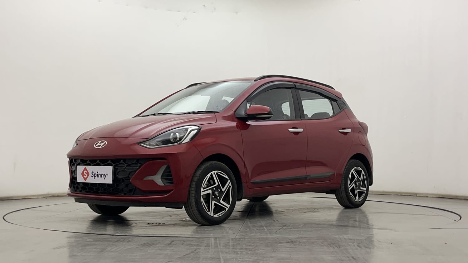 LEFT FRONT CORNER VIEW