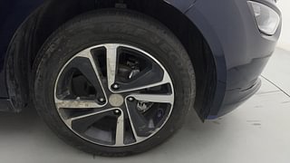 Used 2023 Tata Altroz XZ Plus 1.2 Turbo DT Petrol Manual tyres RIGHT FRONT TYRE RIM VIEW