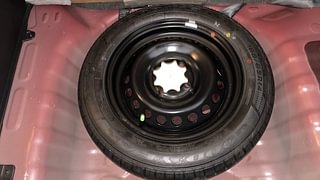 Used 2015 Hyundai Grand i10 [2013-2017] Asta AT 1.2 Kappa VTVT Petrol Automatic tyres SPARE TYRE VIEW