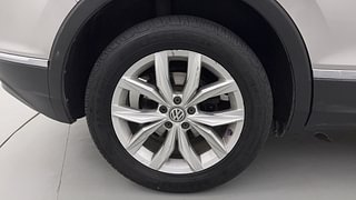 Used 2019 Volkswagen Tiguan [2017-2020] Highline TDI Diesel Automatic tyres RIGHT REAR TYRE RIM VIEW