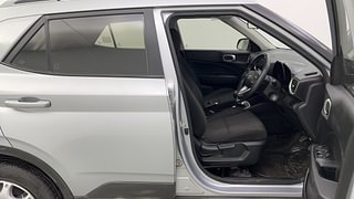 Used 2021 Hyundai Venue [2019-2022] SX 1.0  Turbo Petrol Manual interior RIGHT SIDE FRONT DOOR CABIN VIEW