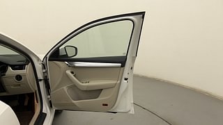 Used 2019 Skoda Octavia [2017-2019] Style 1.8 TSI AT Petrol Automatic interior RIGHT FRONT DOOR OPEN VIEW