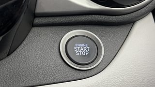 Used 2020 Hyundai Grand i10 Nios Asta U2 1.2 CRDI Diesel Manual top_features Keyless start