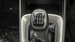 Used 2021 Hyundai Venue [2019-2022] SX 1.0  Turbo Petrol Manual interior GEAR  KNOB VIEW