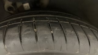 Used 2019 Skoda Octavia [2017-2019] Style 1.8 TSI AT Petrol Automatic tyres RIGHT FRONT TYRE TREAD VIEW