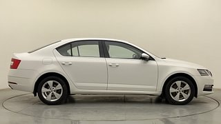 Used 2019 Skoda Octavia [2017-2019] Style 1.8 TSI AT Petrol Automatic exterior RIGHT SIDE VIEW