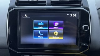 Used 2021 Renault Kwid 1.0 RXT AMT Opt Petrol Automatic top_features Integrated (in-dash) music system