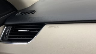 Used 2019 Skoda Octavia [2017-2019] Style 1.8 TSI AT Petrol Automatic top_features Airbags