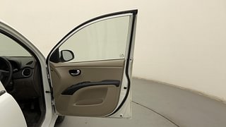 Used 2012 Hyundai i10 [2010-2016] Magna 1.2 Petrol Petrol Manual interior RIGHT FRONT DOOR OPEN VIEW