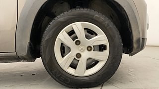 Used 2019 Renault Kwid 1.0 RXT AMT Opt Petrol Automatic tyres RIGHT FRONT TYRE RIM VIEW