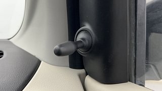 Used 2018 Maruti Suzuki Celerio VXI AMT Petrol Automatic top_features Adjustable ORVM