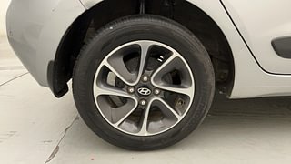 Used 2019 Hyundai Grand i10 [2017-2020] Asta 1.2 Kappa VTVT Petrol Manual tyres RIGHT REAR TYRE RIM VIEW