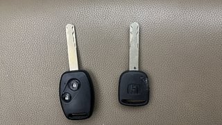 Used 2017 Honda Mobilio [2014-2017] S Petrol Petrol Manual extra CAR KEY VIEW