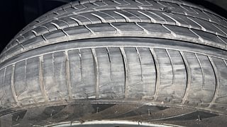 Used 2016 Maruti Suzuki Baleno [2015-2019] Zeta Petrol Petrol Manual tyres LEFT FRONT TYRE TREAD VIEW