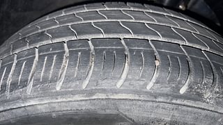 Used 2016 Maruti Suzuki Baleno [2015-2019] Zeta Petrol Petrol Manual tyres RIGHT FRONT TYRE TREAD VIEW