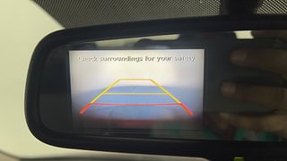 Used 2014 Hyundai Elite i20 [2014-2018] Asta 1.2 Petrol Manual top_features Rear camera