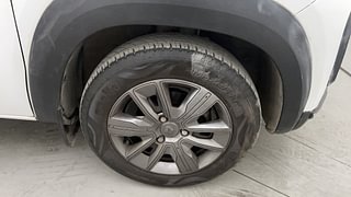 Used 2022 Renault Kwid CLIMBER 1.0 AMT Opt Petrol Automatic tyres RIGHT FRONT TYRE RIM VIEW