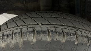 Used 2022 Renault Kwid CLIMBER 1.0 AMT Opt Petrol Automatic tyres RIGHT REAR TYRE TREAD VIEW