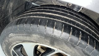 Used 2021 Toyota Glanza [2019-2022] G Hybrid Petrol Manual tyres LEFT FRONT TYRE TREAD VIEW