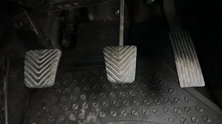 Used 2014 Hyundai i20 [2012-2014] Sportz 1.4 CRDI Diesel Manual interior PEDALS VIEW
