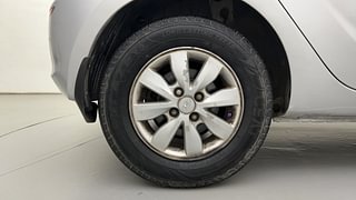 Used 2014 Hyundai i20 [2012-2014] Sportz 1.4 CRDI Diesel Manual tyres RIGHT REAR TYRE RIM VIEW