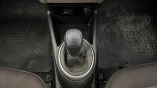 Used 2014 Hyundai i20 [2012-2014] Sportz 1.4 CRDI Diesel Manual interior GEAR  KNOB VIEW