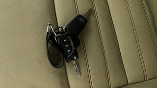 Used 2015 Toyota Corolla Altis [2014-2017] G Petrol Petrol Manual extra CAR KEY VIEW