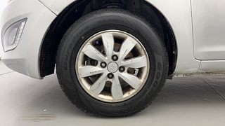 Used 2014 Hyundai i20 [2012-2014] Sportz 1.4 CRDI Diesel Manual tyres LEFT FRONT TYRE RIM VIEW