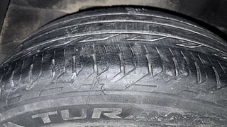 Used 2015 Toyota Corolla Altis [2014-2017] G Petrol Petrol Manual tyres RIGHT REAR TYRE TREAD VIEW