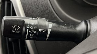 Used 2014 Hyundai i20 [2012-2014] Sportz 1.4 CRDI Diesel Manual top_features Rain sensing wipers