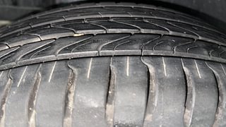 Used 2012 Maruti Suzuki Swift [2011-2017] VXi Petrol Manual tyres RIGHT REAR TYRE TREAD VIEW