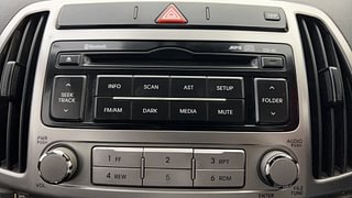 Used 2014 Hyundai i20 [2012-2014] Sportz 1.4 CRDI Diesel Manual top_features Integrated (in-dash) music system