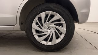 Used 2010 Ford Figo [2010-2015] Duratec Petrol ZXI 1.2 Petrol Manual tyres LEFT REAR TYRE RIM VIEW