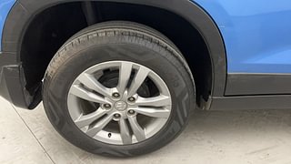 Used 2016 maruti-suzuki Vitara Brezza ZDI PLUS Dual Tone Diesel Manual tyres RIGHT REAR TYRE RIM VIEW