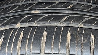Used 2013 Maruti Suzuki Swift [2011-2017] ZXi Petrol Manual tyres LEFT FRONT TYRE TREAD VIEW
