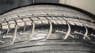 Used 2010 Ford Figo [2010-2015] Duratec Petrol ZXI 1.2 Petrol Manual tyres RIGHT REAR TYRE TREAD VIEW