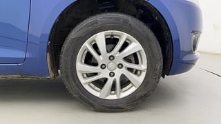 Used 2013 Maruti Suzuki Swift [2011-2017] ZXi Petrol Manual tyres RIGHT FRONT TYRE RIM VIEW