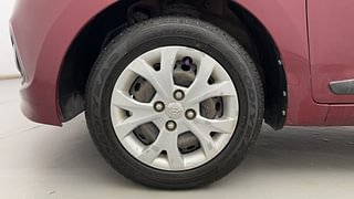 Used 2015 Hyundai Grand i10 [2013-2017] Sportz 1.1 CRDi Diesel Manual tyres LEFT FRONT TYRE RIM VIEW