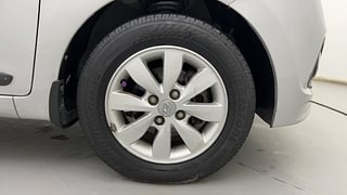 Used 2016 Hyundai Xcent [2014-2017] SX Petrol Petrol Manual tyres RIGHT FRONT TYRE RIM VIEW