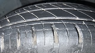 Used 2021 renault Kwid 1.0 RXT Opt Petrol Manual tyres RIGHT FRONT TYRE TREAD VIEW