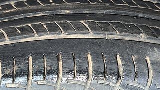 Used 2013 Maruti Suzuki Swift [2011-2017] ZXi Petrol Manual tyres RIGHT REAR TYRE TREAD VIEW