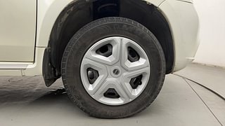 Used 2015 Nissan Terrano [2013-2017] XL Petrol Petrol Manual tyres RIGHT FRONT TYRE RIM VIEW