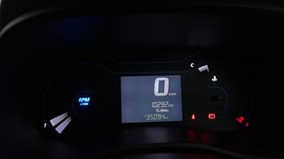 Used 2021 renault Kwid 1.0 RXT Opt Petrol Manual interior CLUSTERMETER VIEW
