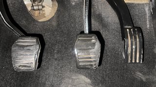 Used 2010 Ford Figo [2010-2015] Duratec Petrol ZXI 1.2 Petrol Manual interior PEDALS VIEW