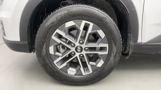 Used 2023 Hyundai Venue SX (O) 1.0 Turbo iMT Petrol Manual tyres LEFT FRONT TYRE RIM VIEW