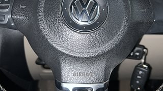 Used 2013 Volkswagen Polo [2010-2014] Highline1.2L (P) Petrol Manual top_features Airbags