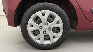 Used 2015 Hyundai Grand i10 [2013-2017] Sportz 1.1 CRDi Diesel Manual tyres RIGHT REAR TYRE RIM VIEW